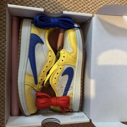 DS Travis Scott Jordan 1 low Canary size 7 Men’s 