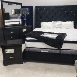 4 Pcs King  bedroom set,  Financing Available 