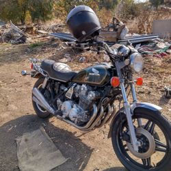 Honda 900. 
