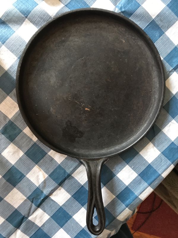 110 yr old 7 Cast Iron Pancake Skillet! Seasoned for a century & ready to use!! for Sale in