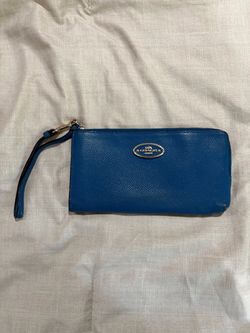Coach wristlet wallet