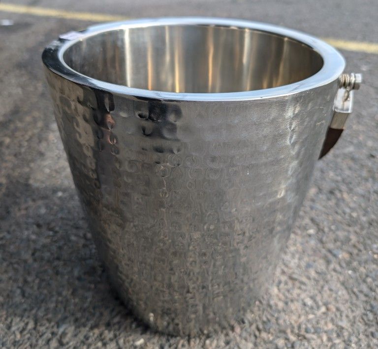 Hammered Stainless Steel With Wooden Handle Ice Bucket