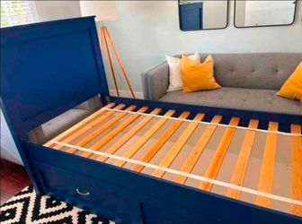 Good Condition dn5zz6Custom Solid Wood Twin Bed with Massive Storage Drawer – Navy Blue--$5Custom Solid Wood Twin Bed with Massive Storage Drawer – Na
