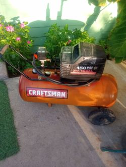 Good craftsman 15 gal air compressor works great has Bran new reed valves