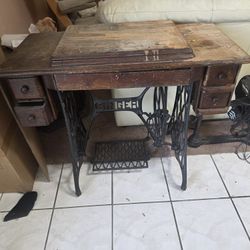 Early 1900s Non Electric  Petal Driven Sewing Machine