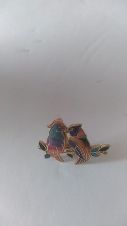 Parrot pin