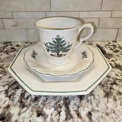 Holiday Cup & Saucer & Dessert Plate