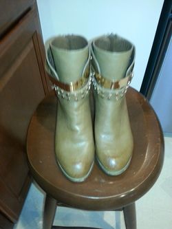 Yoki brown boot sz 7.5