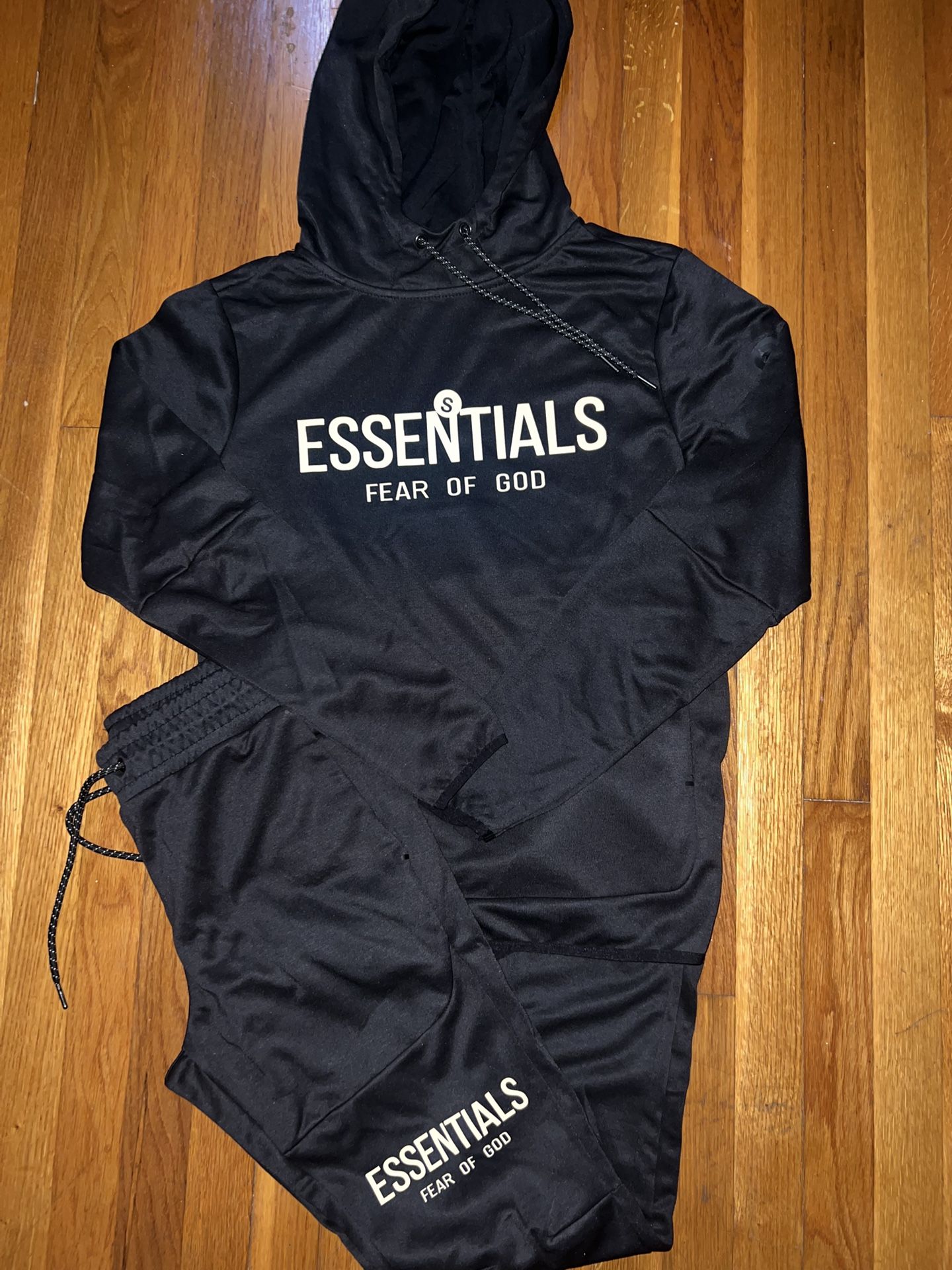 Black And White Essential Set 