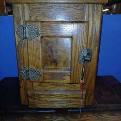 Antique Oak End Table Ice Box/Liquor Cabinet