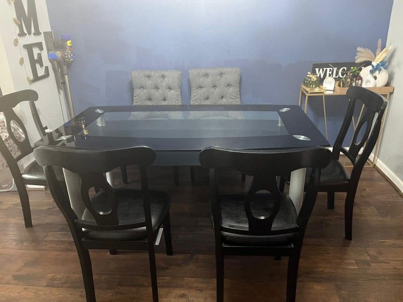 Dinning Table And Chairs