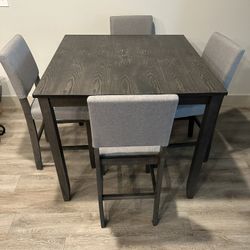 Dinner Table With Chairs