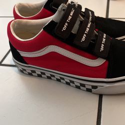 Vans Old Skool V Logo Pop Skate Shoe