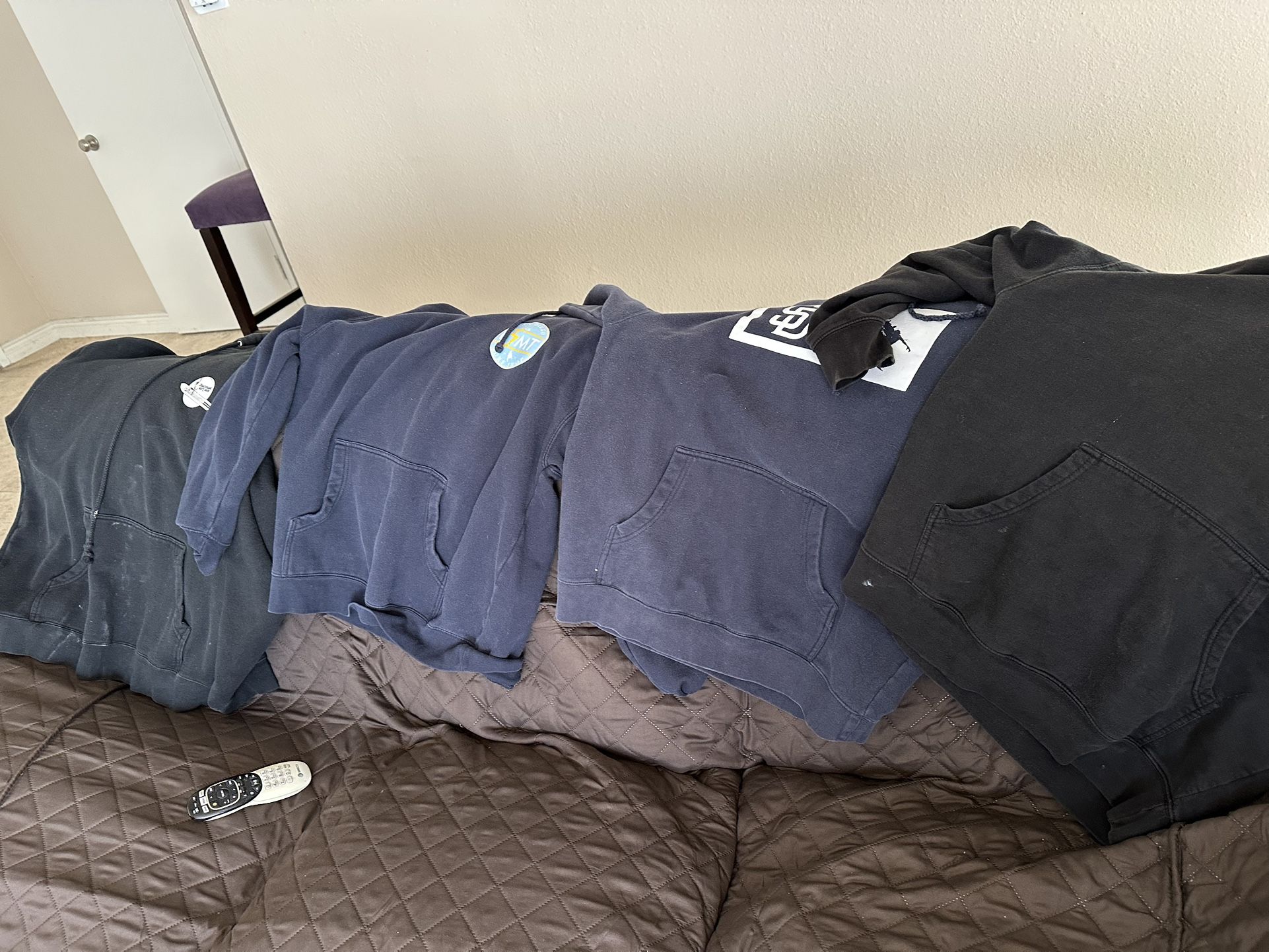 4 surf hoodies large 