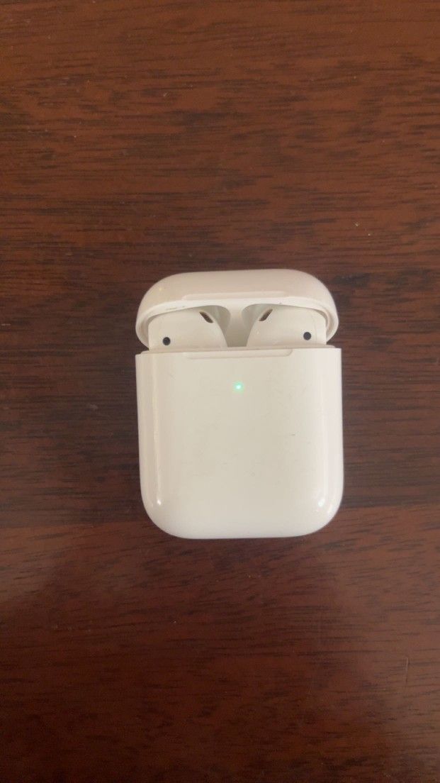Apple Airpods 2nd Gen Wireless Charging Case model: A1938
Settings model: A2031