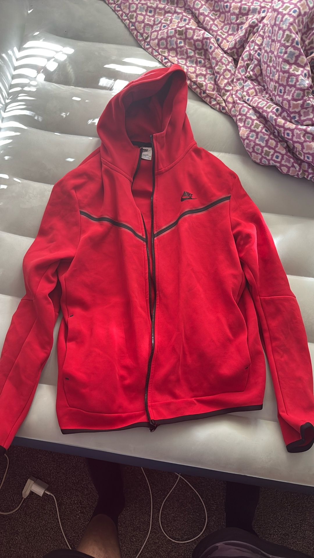 Red Nike Tech Fleece 