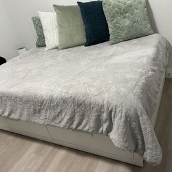 IKEA BRIMNES Daybed frame with 2 drawers (white)  including Nectar full size mattress