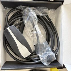 Tesla mobile conector