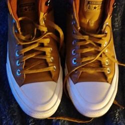 Selling Size 11 .5 Converse Chuck Taylor All Star Brown brand new condition asking $50