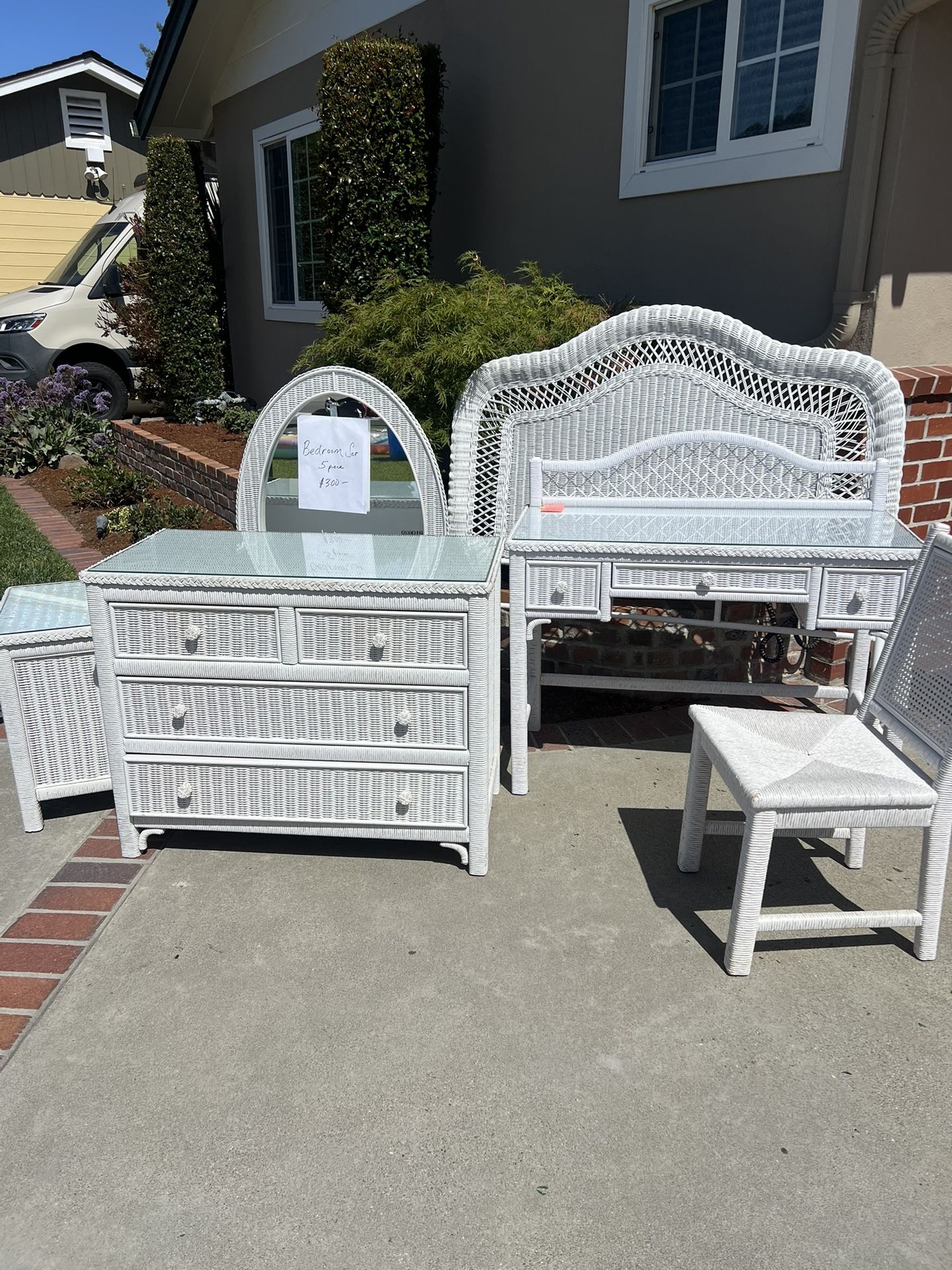 Henry Link White Wicker Matching  Bedroom Set
