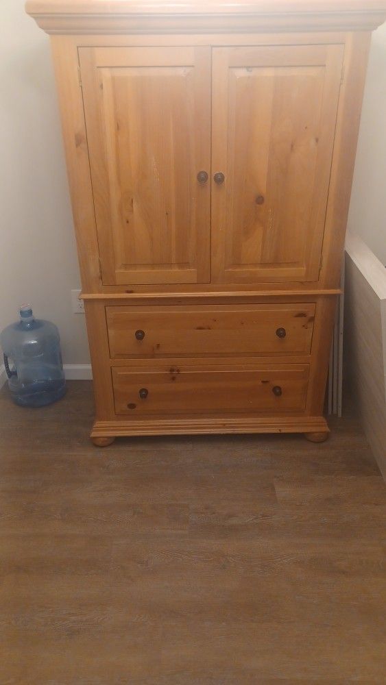 Armoire -FREE