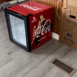 Coca Cola Collector Mini Fridge 