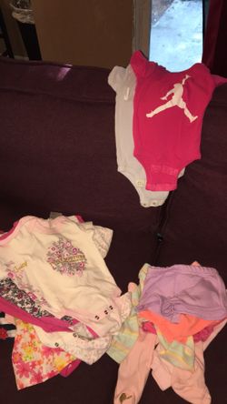 Baby girl 0-3 & 0-6 months clothes 21 pieces all for 50$ juicy couture, Jordan carters etc