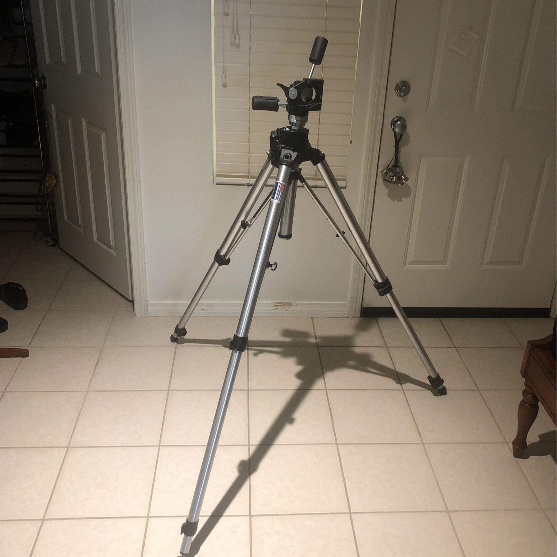 Large Heavy Duty Camera Tripod