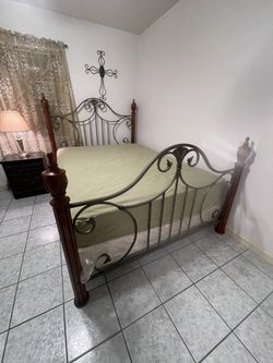 Wood Bedroom Set $300