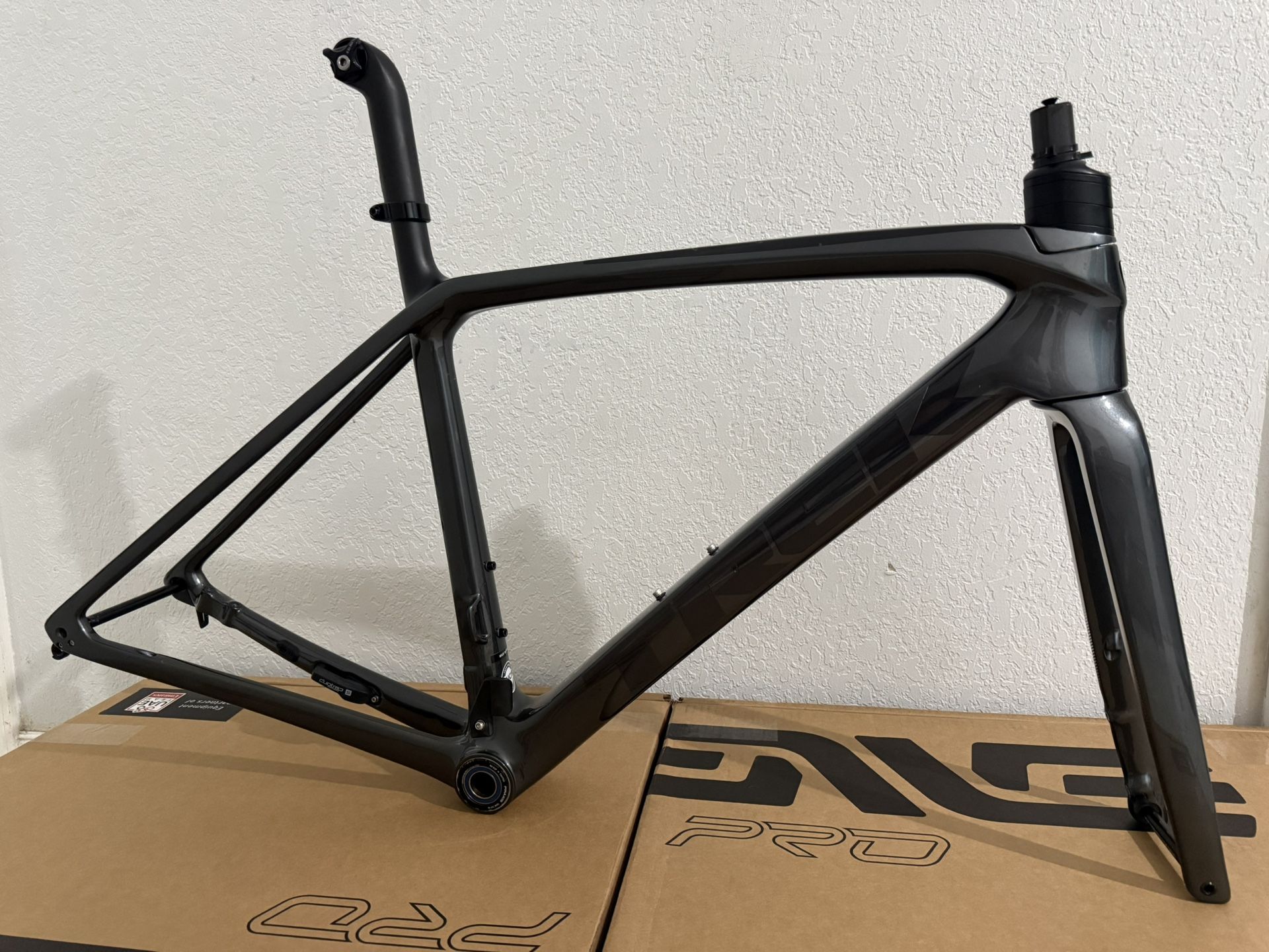 Trek Émonda SL6 Carbon Frame Set – Size 52 (Disc)🇺🇸