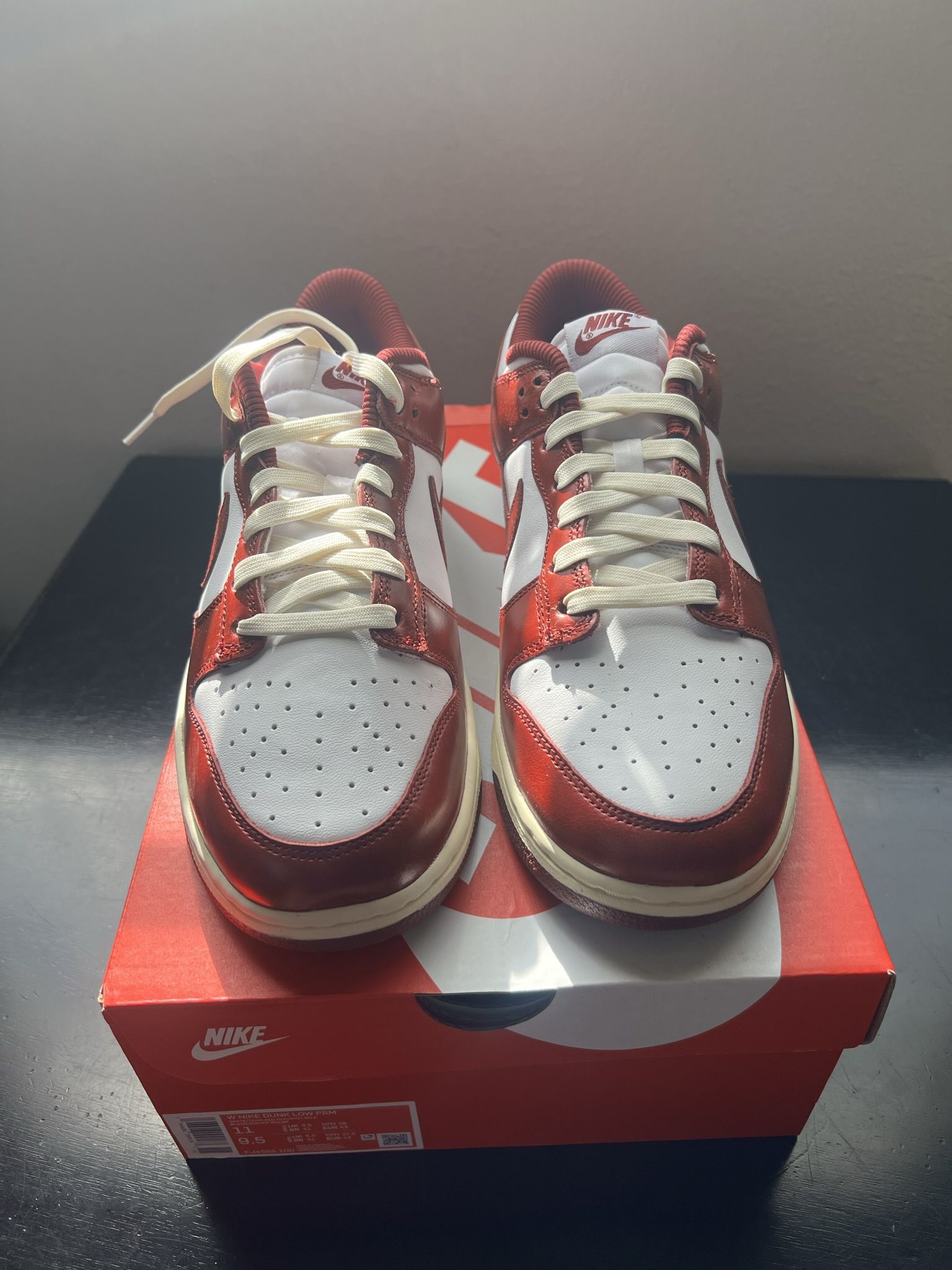Nike Dunk Vintage Red