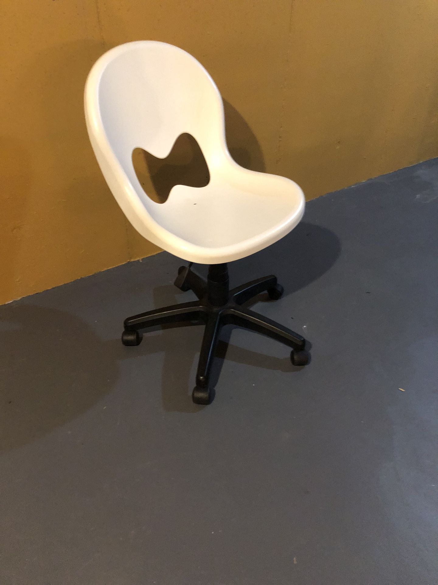 White Swivel Desk Chair Adjustable Height