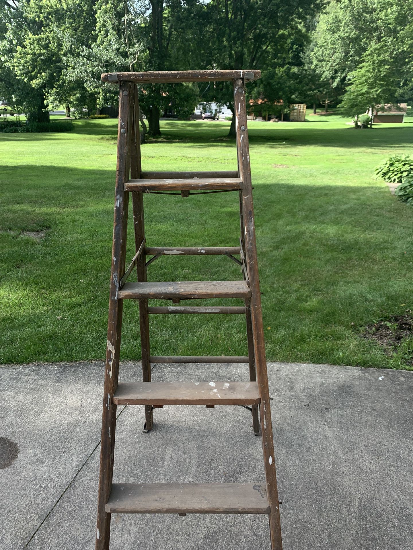 Wooden Ladder - 6’