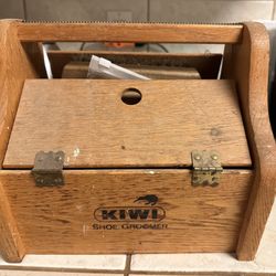 Vintage Kiwi Shoeshine Box $18