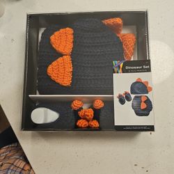0 To 6 Mnt Dinosaur Set