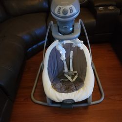 GRACO BABY SWING 