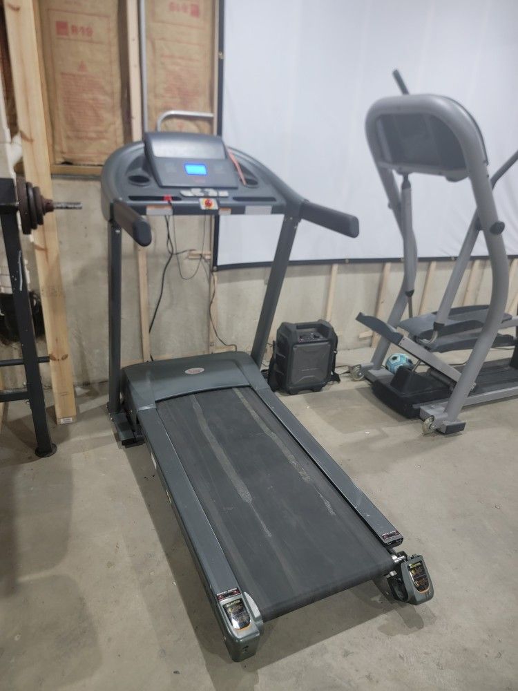 Equipo De Ejercicio . set of exercise machines, treadmill, weight bench and elliptical