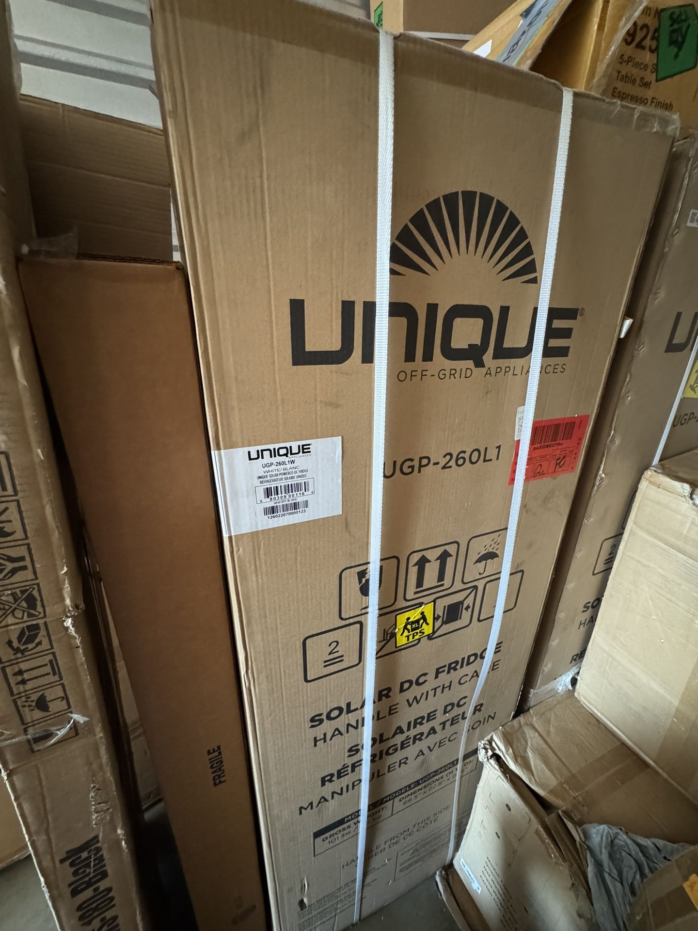 Unique Appliances - Classic Retro 11 cu.ft. Top Freezer Refrigerator - Marshmallow White 