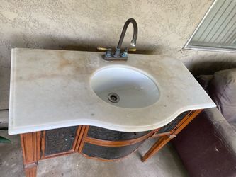 Bathroom vanity with sink
