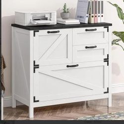 FARMHOUSE CABINET WHITE