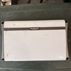 FUSION MARINE AMPLIFIER  