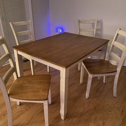 Kitchenette Wood Table and Chairs