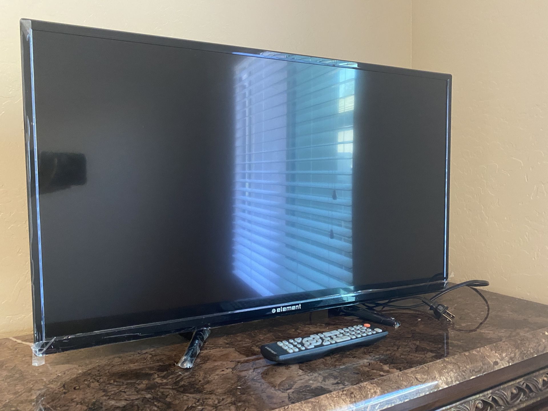 32” TV BRAND NEW