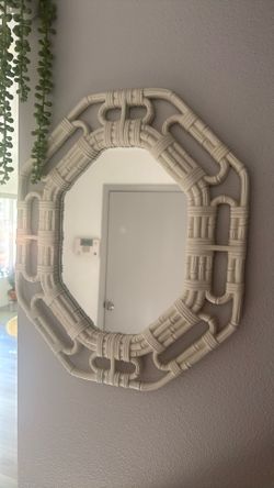 Wall mirror