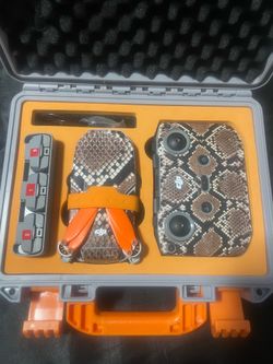 DJI Mini 2SE Fly More Drone w 4 batteries