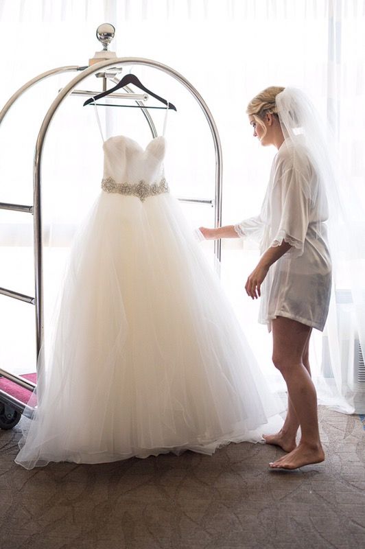 Beautiful mori Lee wedding gown. Veil included!!!