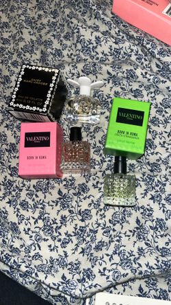 Bundle / Daisy Marc Jacob’s , Valentino Born In Roma Pink And Green 