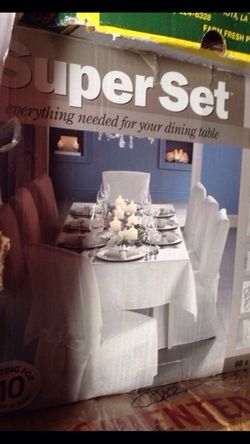 SUPER DINNER TABLE SET FOR 8
