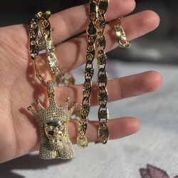 24 Inch Gold Filled Diamond Cut Valentino With Jesus Crown Pendant 