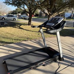 ProForm CardioStrong Treadmill – Excellent Condition + Free Delivery (15 Mile Radius)